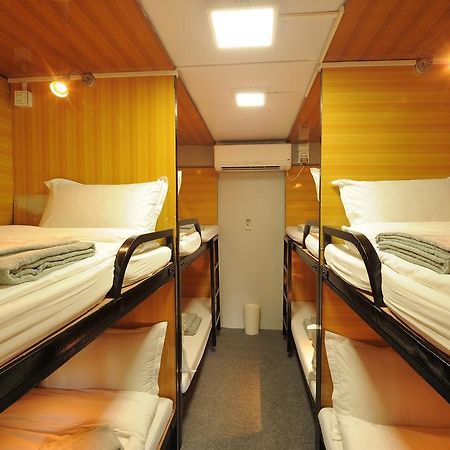 Space Boutique Hostel Rangun Szoba fotó